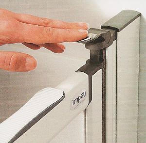 Air assisted lifting hinge half height shower doors