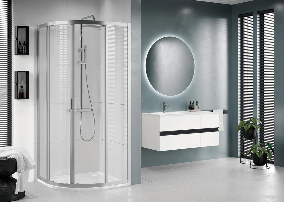 Novellini LUNES 2.0 R quadrant shower enlcosure with double sliding doors.