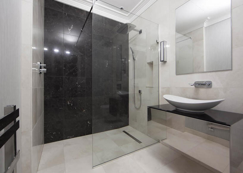 Ideas and images to help you design your wet room shower 16